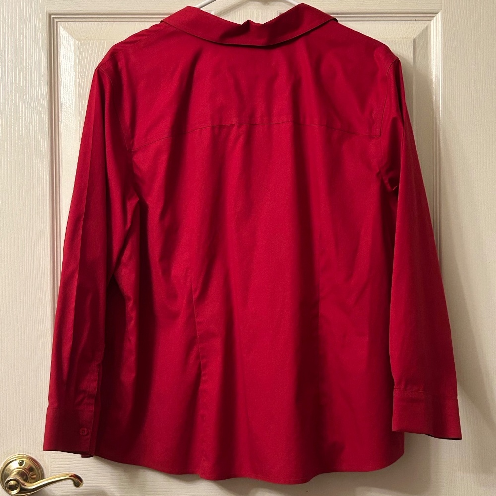 Chico’s Size 2, button down shirt - Picture 2 of 6